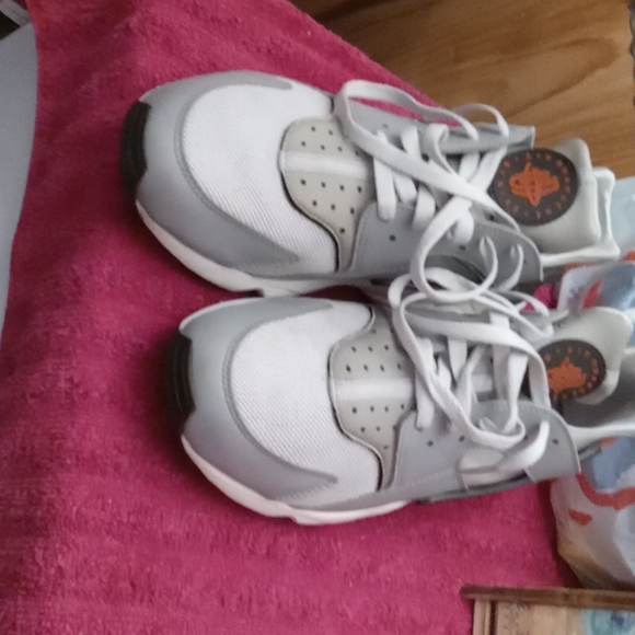 Nike shoes like brand new hardly worn size 10 1/2 men's - Picture 4 of 6